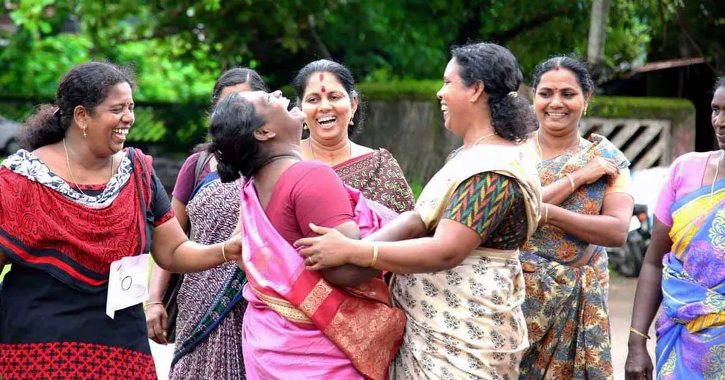 കുടുംബശ്രീ പ്രവർത്തനങ്ങൾ ശ്ളാഘിക്കപ്പെടുന്നുമുണ്ട്, ഈ പുസ്തകത്തിൽ