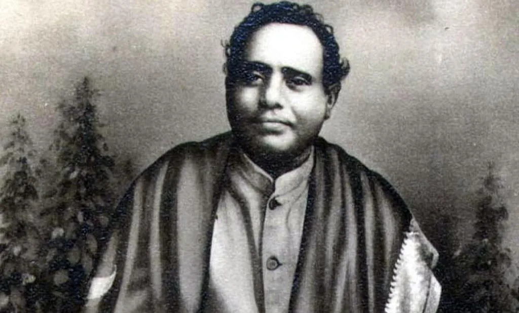 ഇതിവൃത്തം, കാവ്യഘടന, ആവിഷ്കാരശക്തി എന്നിവയുടെ അടിസ്ഥാനത്തിൽ ഏറെ നിരൂപകപ്രശംസ കവിയെന്ന നിലയിൽ അന്നും ഇന്നും ആശാന് ലഭിക്കുന്നുമുണ്ട്.