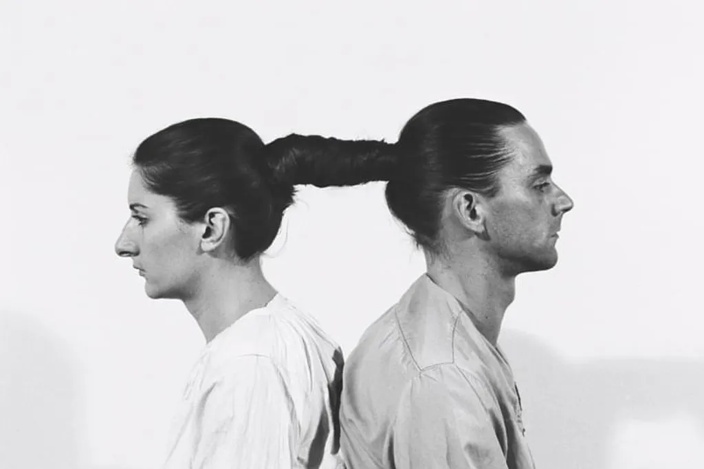 Marina Abramović and ULAY. Relation in Time- എന്ന പെർഫോമൻസ് ( 1977) / Photo: The Museum of Modern Art