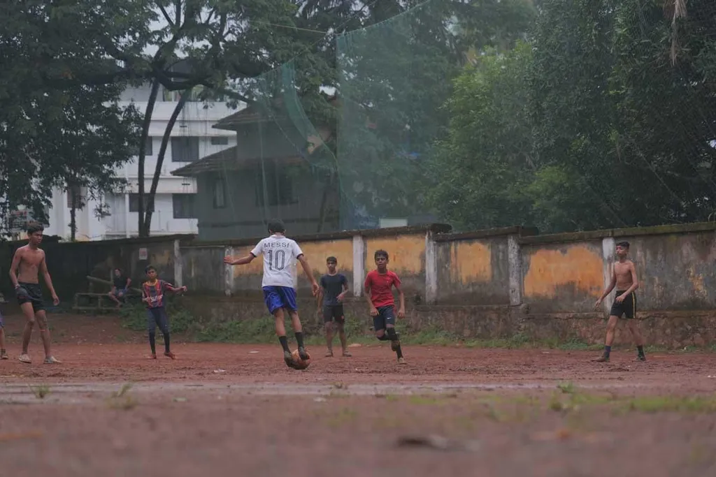 ലോകകപ്പുകാലം എത്ര തീവ്രദേശീയവാദിയും സ്വദേശം മറന്ന് അർജൻറീനക്കാരനോ ഇറ്റലിക്കാരനോ ബ്രസീലുകാരനോ ആകും. 