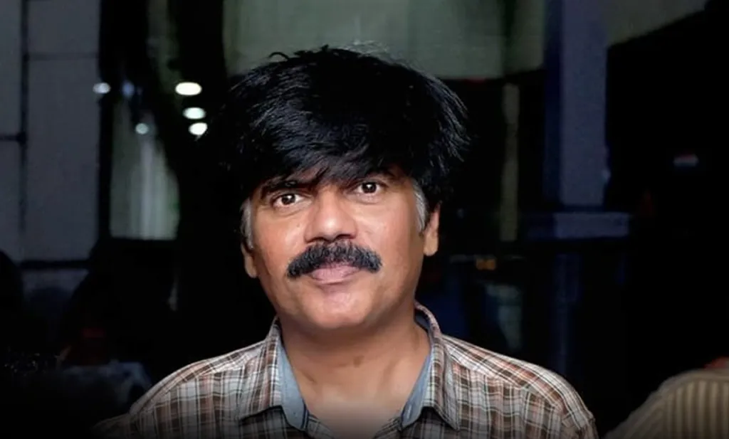 പ്രണയത്തെ കേവലം പ്രണയമായി അവതരിപ്പിക്കുകയല്ല ഷാജുവിന്റെ കവിത ചെയ്യുക. അത് സ്ത്രീയും പുരുഷനും തമ്മിലുള്ള സങ്കീർണമായ ബന്ധങ്ങളുടെ സമഗ്രതയെ അതിന്റെ സൂക്ഷ്മതയിൽ നിവർത്തിയിട്ടു തരും.