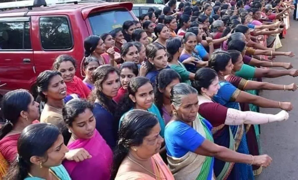 സ്ത്രീകൾക്ക് ശബരിമലയിൽ പോവണോ വേണ്ടയോ എന്ന കാര്യത്തിൽ, വനിതാമതിലുണ്ടാക്കി, നവോത്ഥാന സമിതിയുണ്ടാക്കി. അതിന്റെ അധ്യക്ഷൻ സാക്ഷാൽ വെള്ളാപ്പള്ളി നടേശനായിരുന്നു എന്നുള്ളതാണ് അതിൻെറ ദുര്യോഗം. 