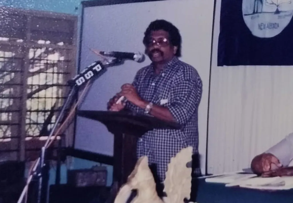 ജാതിയുടെ സമ്പദ്ശാസ്ത്രം പറയുന്നത് പിന്തിരിപ്പനാണെന്നും അത് പറയുന്നവർ പുരോഗമന വിരുദ്ധരാണെന്നും ചാപ്പ കുത്തുന്ന കാലത്തും എം. കുഞ്ഞാമൻ ജാതിയെ വെറും ഉപരിഘടനയുടെ ഭാഗമായല്ല കണ്ടത്.