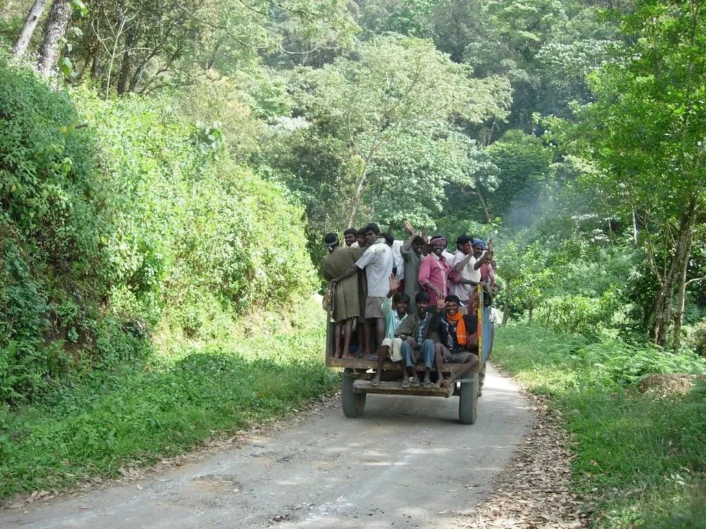 സ്ഥിര തൊഴിലാളിയായ ഒരാൾ കമ്പനി പറയുന്ന എന്ത് ജോലിയും ചെയ്യണം, അല്ലാത്തപക്ഷം അവർക്ക് കമ്പനിയിൽ തുടരാനാകില്ല. Photo: Mike / flickr