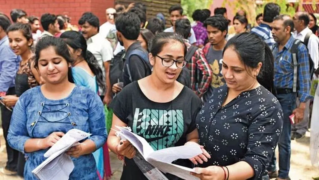 നീറ്റ് പരീക്ഷയിലും യു.ജി.സി​ നെറ്റ് പരീക്ഷയിലും സംഭവിച്ച ക്രമക്കേടുകൾ, നിരവധി അനുബന്ധ വിഷയങ്ങളെ കൂടി വെളിച്ചത്തുകൊണ്ടുവരുന്നുണ്ട്. 