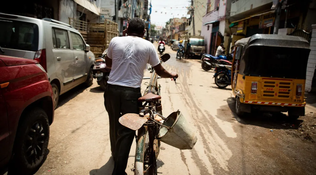 ദലിതരെ ആരും പുറന്തള്ളിയിട്ടില്ല, പകരം അവരെ വ്യവസ്ഥിതിയിൽ ഉൾക്കൊള്ളിച്ചുകൊണ്ട് ചൂഷണം നടത്തുന്നു എന്ന് (included and exploited) എം. കു​ഞ്ഞാമൻ പറഞ്ഞിട്ടുണ്ട്.