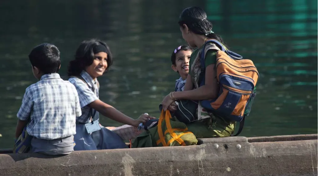 ഈ പ്രായത്തിൽ കുട്ടികൾ കളിക്കണം, വായിക്കണം, ചർച്ച ചെയ്യണം, സൗഹൃദങ്ങൾ വളർത്തണം, കലാ-കായിക പ്രവർത്തനങ്ങളിൽ പങ്കെടുക്കണം, ക്ലബ്ബുകളിൽ സജീവമാകണം, വേദികളിൽ സംസാരിക്കണം, വിജയവും പരാജയവും ഒരുപോലെ അനുഭവിക്കണം.