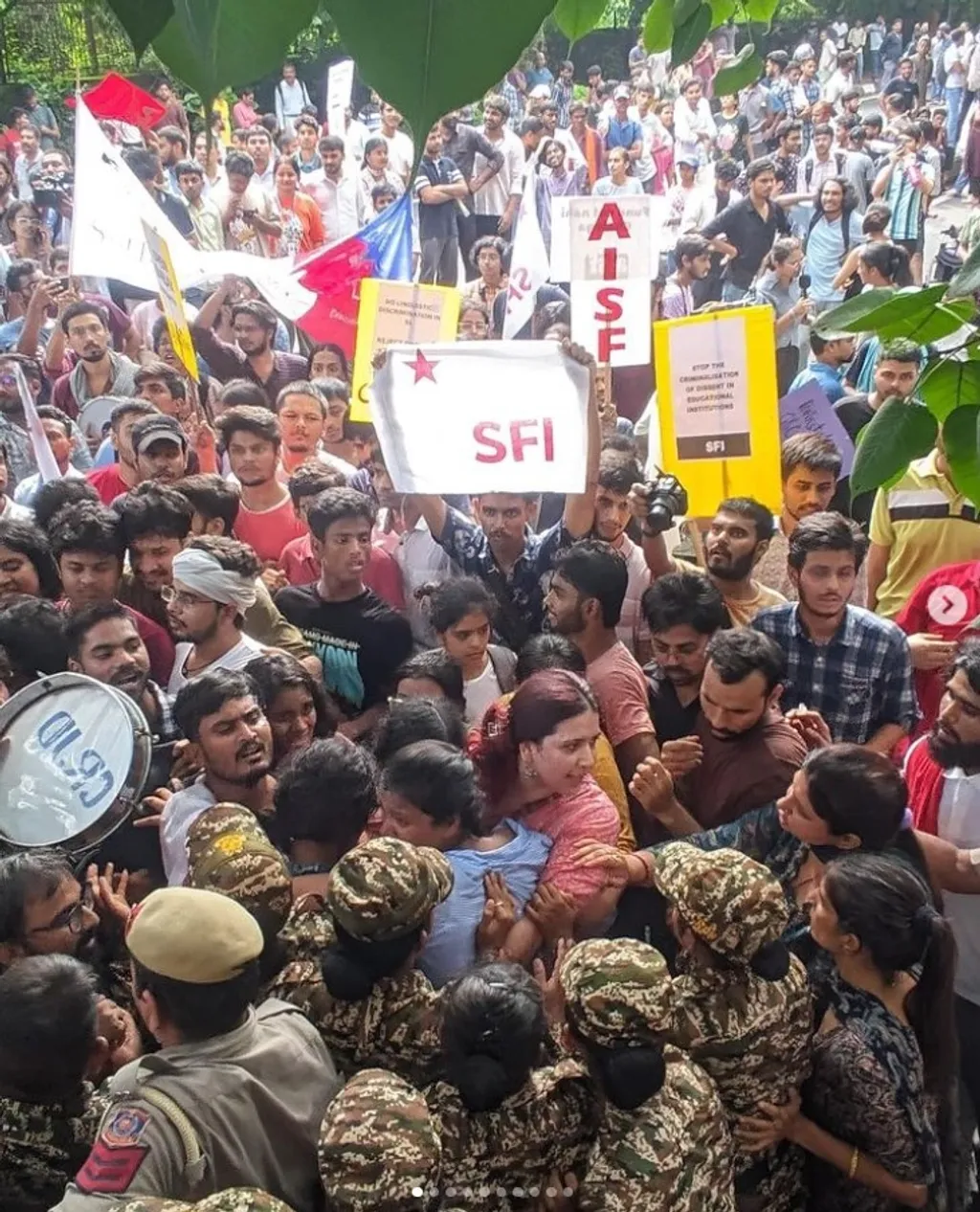 രാജ്യതലസ്ഥാനത്ത് പ്രവർത്തിക്കുന്ന ഒരു സർവ്വകലാശാലയ്ക്ക് ദേശീയ രാഷ്ട്രീയത്തിൽ എങ്ങനെയൊക്കെ ഇടപെടാൻ കഴിയുമെന്നും എന്തെല്ലാം പ്രതിരോധം തീർക്കാൻ കഴിയുമെന്നുമുള്ളതിന്റെ ഉദാഹരണമാണ് ജെ.എൻ.യു