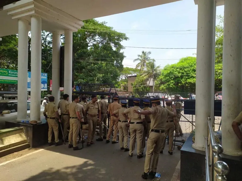 ക്രമസമാധാന പാലനത്തിന് നിയോഗിച്ച ഉദ്യോഗസ്ഥരുടെ എണ്ണത്തിലെ വർധനയാണ് പ്രധാന ആവശ്യം.