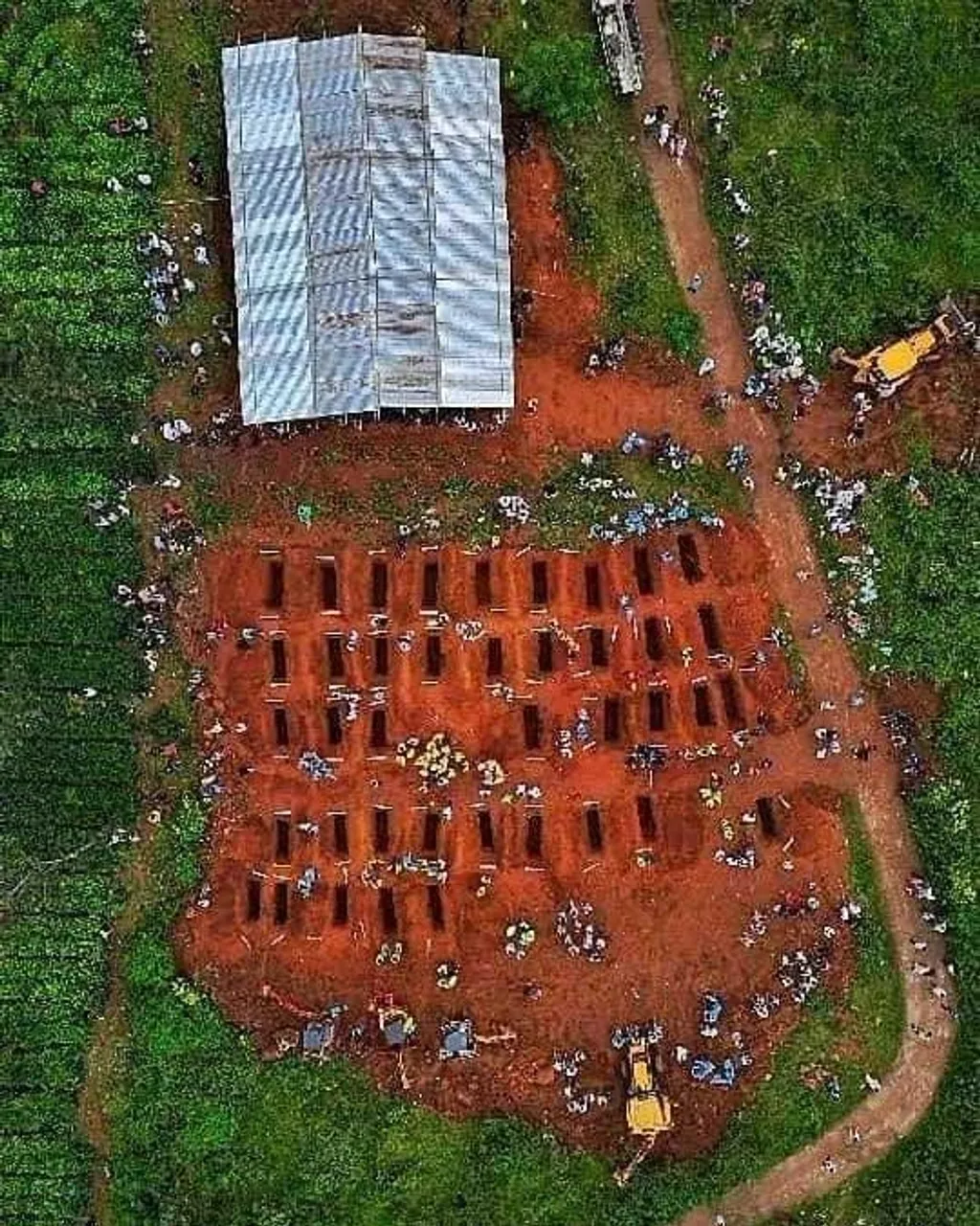 റിപ്പോർട്ടിംഗിലെ ഒരിക്കലും മറക്കാനാവാത്ത കാഴ്ച, പുത്തുമലയിലെ കൂട്ട സംസ്കാരമായിരുന്നു. 31 മൃതദേഹങ്ങളും 156 ദേഹഭാഗങ്ങളും ഒരുമിച്ചുള്ള സംസ്കാരം.