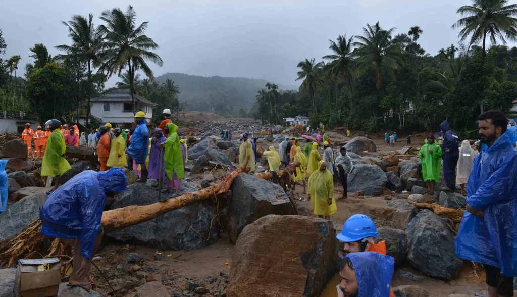 പരിസ്ഥിതിയുടെ രാഷ്ട്രീയം, ജീവിക്കുന്നവരും ഇനി ജീവിക്കാനിരിക്കുന്നവരുമായ എല്ലാ ജീവജാലങ്ങൾക്കും വേണ്ടിയാണ്, അത് പ്രകൃതിയിൽ നിന്നും വേറിട്ട അധികാരിയല്ലാത്ത മനുഷ്യ സമൂഹത്തിന്റെ  നീതിയുടെ കാലത്തിനുവേണ്ടിയാണ്, അതുകൊണ്ടുതന്നെ അത് വയനാട്ടിലെ മനുഷ്യർക്കൊപ്പമാണ്. 