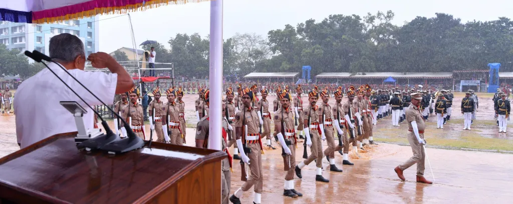 കേരളത്തിലെ പോലീസ് ആദ്യ പിണറായി സർക്കാരിന്റെ കാലത്തും 2021-ൽ അധികാരത്തിൽ വന്ന  അതിന്റെ തുടർപതിപ്പിലും രൂപപ്പെടുത്തിയ പോലീസ് നയം തീർത്തും ജനാധിപത്യ വിരുദ്ധമായതാണ്.