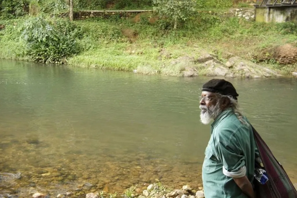 എല്ലായിടത്തുമുണ്ടെന്ന് പ്രതീതി നിലനിൽക്കെത്തന്നെ സ്​ഥാനപ്പെടാതെപോയ ഒരു കവിയായി വിനയചന്ദ്രൻ മാറുകയായിരുന്നു. 