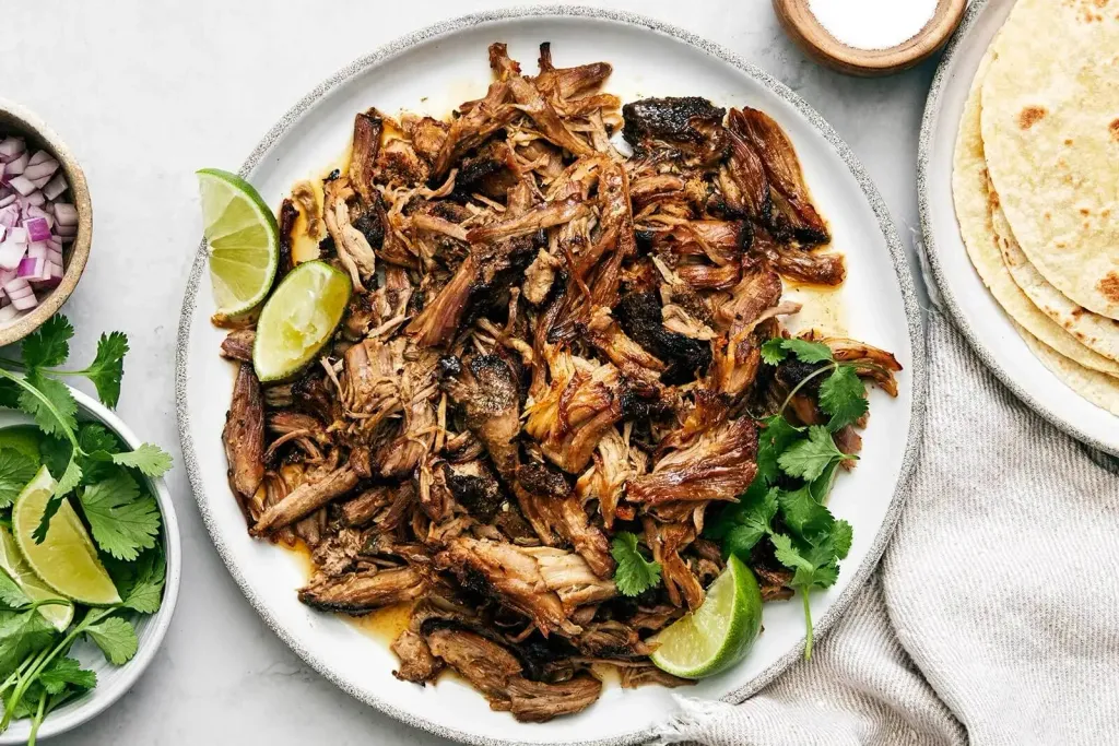 "Carnitas please"- എന്റെ മെക്സിക്കൻ ഉച്ചാരണം ബോറായിരുന്നെങ്കിലും ടോമിന് കാര്യം മനസ്സിലായി. 