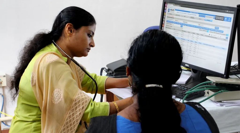 കേരളത്തിലെ ചികിത്സാവശ്യത്തിന്റെ ചെറിയ (ഏകദേശം 20%) അംശം മാത്രമാണ് സർക്കാർ സ്ഥാപനങ്ങൾക്ക് ഇന്നത്തെ അവസ്ഥയിൽ ജനങ്ങളിലേക്ക് എത്തിക്കാൻ കഴിയുന്നത്. (Representative image)