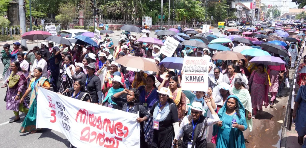 ഇന്ത്യയിലെ ഏറ്റവും ശക്തമായ തൊഴിലാളിവർഗ രാഷ്ട്രീയ പ്രസ്ഥാനമായ ഇടതുപക്ഷ ജനാധിപത്യ ശക്തികളേയും അഖിലേന്ത്യാ തലത്തിലെ ഏറ്റവും ശക്തമായ ഇടതുപക്ഷ ട്രേഡ് യൂണിയനായ CITU-വിനെയും ‘തൊഴിലാളി വഞ്ചകരായി’ ചിത്രീകരിക്കുകയും ചെയ്യുകയാണ് SUCI നയിക്കുന്ന ആശമാരുടെ സമരത്തിലൂടെ നിർവഹിക്കപ്പെടുന്ന രാഷ്ട്രീയ ദൗത്യം എന്ന വസ്തുത സമരം ചെയ്യുന്ന ആശമാർ പോലും തിരിച്ചറിയുന്നില്ല എന്നതാണ് വസ്തുത.