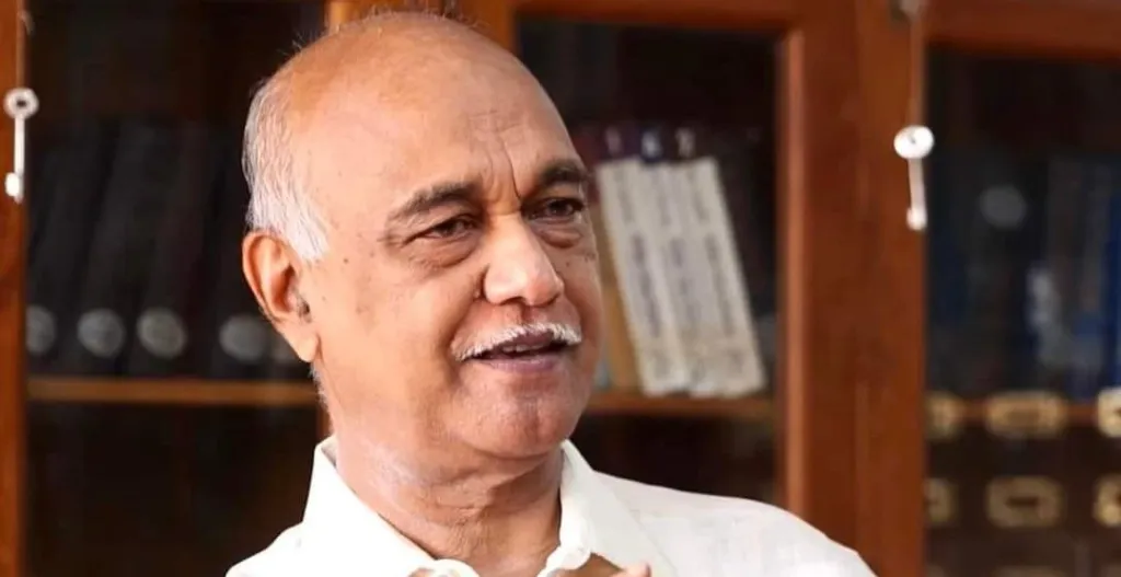 സംസ്ഥാന സർക്കാരിനെതിരായ ആശാവർക്കേഴ്സിന്റെ സമരം രാഷ്ട്രീയ പ്രേരിതമാണെന്ന് പ്രഖ്യാപിച്ച എളമരം കരീം 2014 ഡിസംബർ 8 ന് നിയമസഭയിൽ ആശാവർക്കേഴ്സിന്റെ ഓണറേറിയം 10000 രൂപയായി വർദ്ധിപ്പിക്കണം എന്നാവശ്യപ്പെടുകയുണ്ടായി.