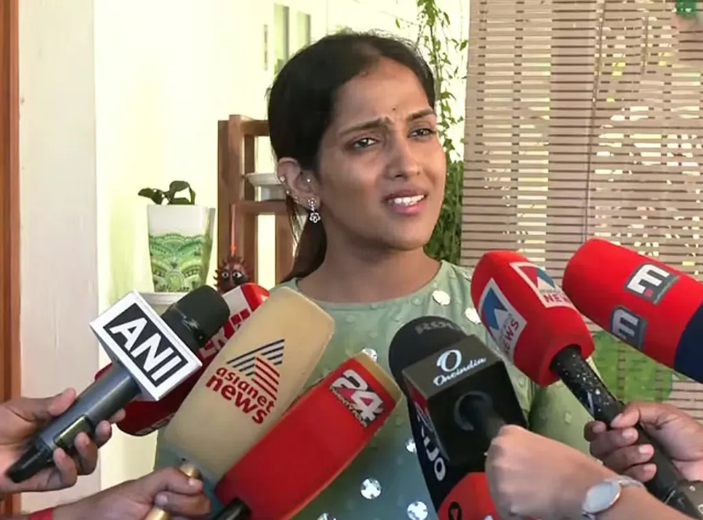 ഭീകരാക്രമണത്തിൽ ജീവൻ നഷ്ടപ്പെട്ട മലയാളിയായ രാമചന്ദ്രന്റെ മകൾ ആരതിയുടെ വാക്കുകൾ ലോകമാകെ ശ്രദ്ധിച്ചിട്ടുള്ളതാണ്