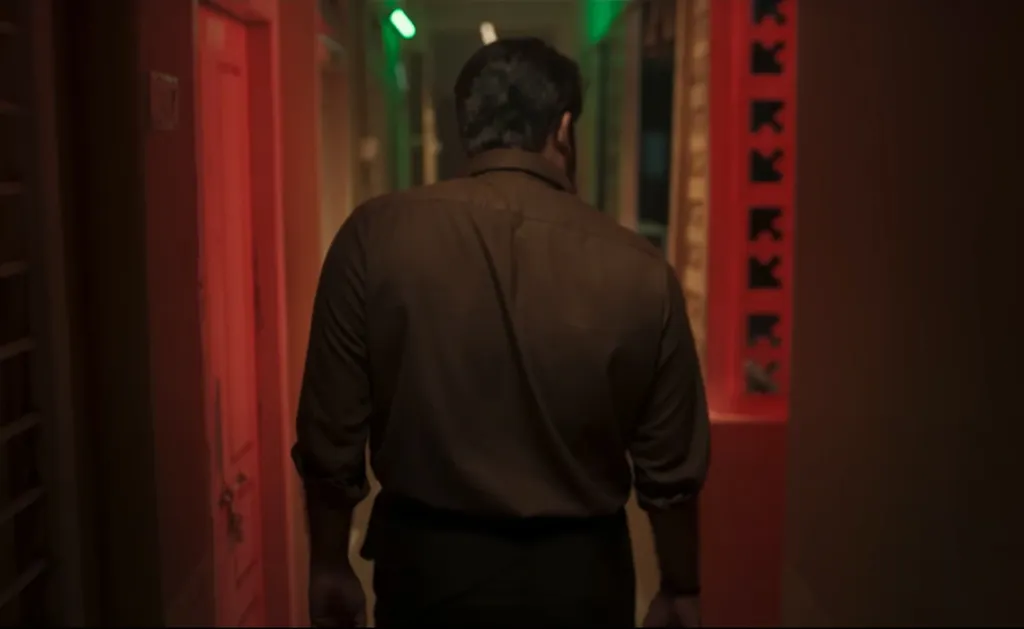 മലയാളം ഇൻഡസ്ട്രിയെ തന്നെ താങ്ങി നിർത്തുന്ന ആ ചരിഞ്ഞ തോളിൽ അറിഞ്ഞോ അറിയാതെയോ ഞാനും നീയും ഒക്കെക്കൂടി കയറ്റിവച്ച ഒന്നു കൂടിയുണ്ട്, ആരാധന കലർന്ന സ്നേഹത്തിന്റെ ബാക്കിപത്രമായ നമ്മുടെ അമിതപ്രതീക്ഷകൾ.
