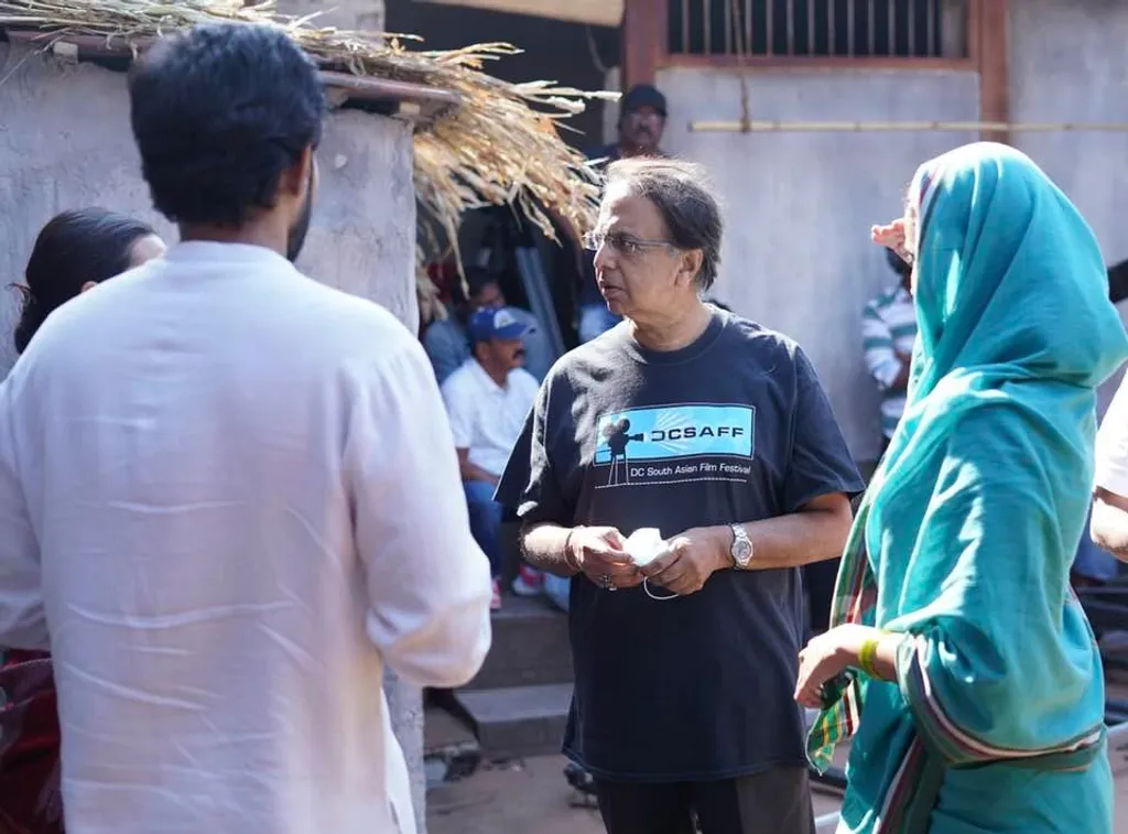 സംവിധായകൻ അനന്ത് മഹാദേവൻ ഫുലെ സിനിമയുടെ ചിത്രീകരണത്തിനിടയിൽ.