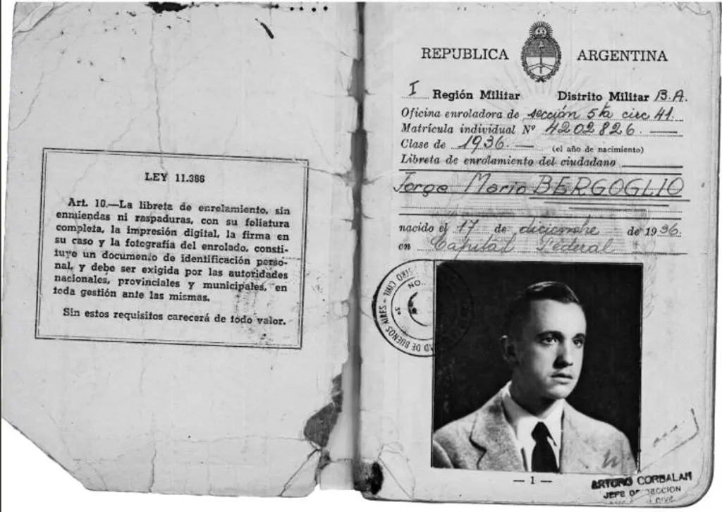 പോപ്പ്  ഫ്രാൻസിസിന്റെ അർജന്റീനയിലെ ആദ്യത്തെ ഐഡന്റിറ്റി കാർഡ്