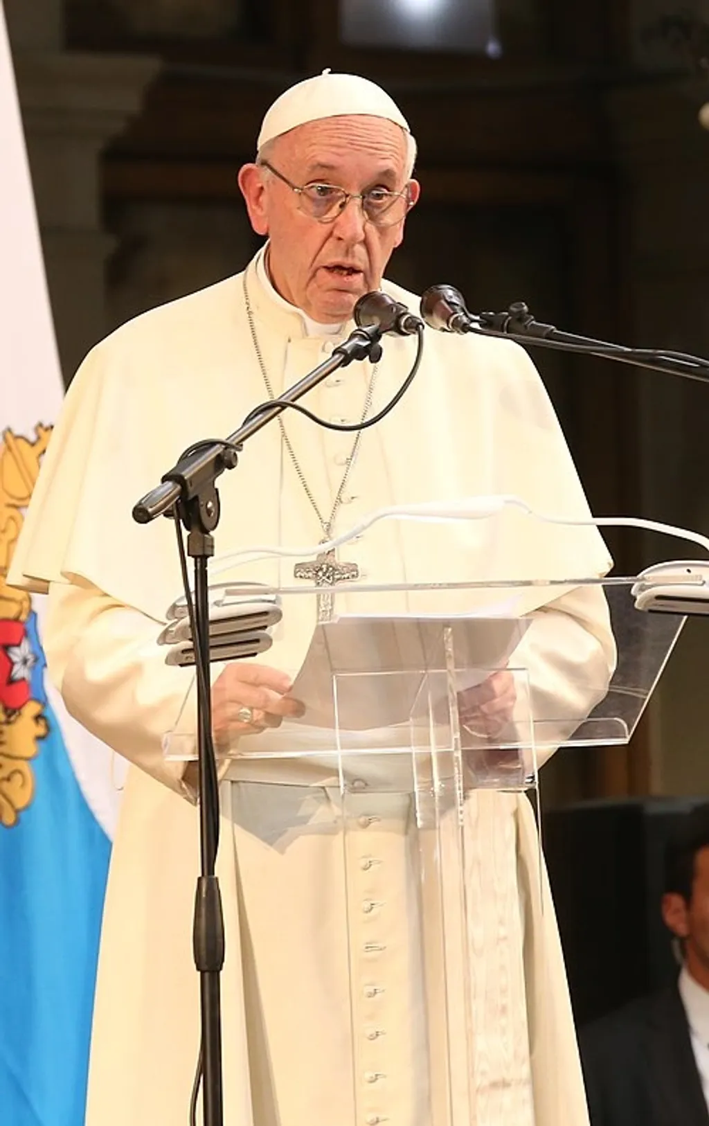 2018-ൽ  ചിലി സന്ദർശിച്ച ഫ്രാൻസിസ് മാർപാപ്പ, ലൈംഗികാരോപണങ്ങൾ നേരിട്ട കരിസ്മാറ്റിക് ധ്യാനഗുരു ഫെർണാന്റോ കരാടിമക്കെതിരെ നിലപാടെടുത്ത വൈദികരടക്കമുള്ളവർക്ക് താക്കീത് നൽകി സംസാരിക്കുന്നു.