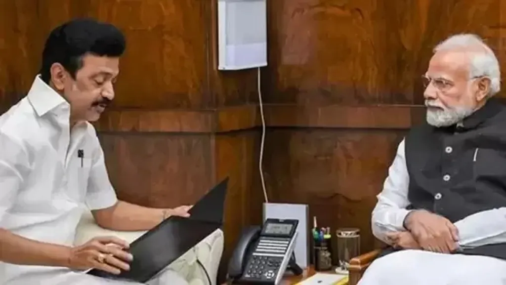 അക്ഷരാർത്ഥത്തിൽ രാഷ്ട്രീയമായും നിയമപരമായും നേരിട്ട് കേന്ദ്രസർക്കാരിനെ മുട്ടുകുത്തിച്ചിരിക്കുകയാണ് സ്റ്റാലിൻ.