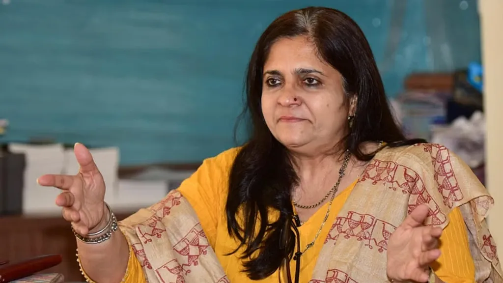 2002-ൽ ടീസ്ത സെയ്തൽവാദ് United States Commission on International Religious Freedom-നു മുമ്പാകെ ഗുജറാത്ത് സർക്കാരിനെതിരെ മൊഴി കൊടുത്തു. എന്നാൽ ഇതിനു ബദലായി 2022-ൽ സർക്കാരിനെതിരെ ഗൂഡലോചന നടത്തി എന്ന പേരിൽ ടീസ്തയെ ഗുജറാത്തിലെ ആൻ്റി ടെററിസ്റ്റ് സ്ക്വാഡ് അറസ്റ്റ് ചെയ്യുകയുണ്ടായി.