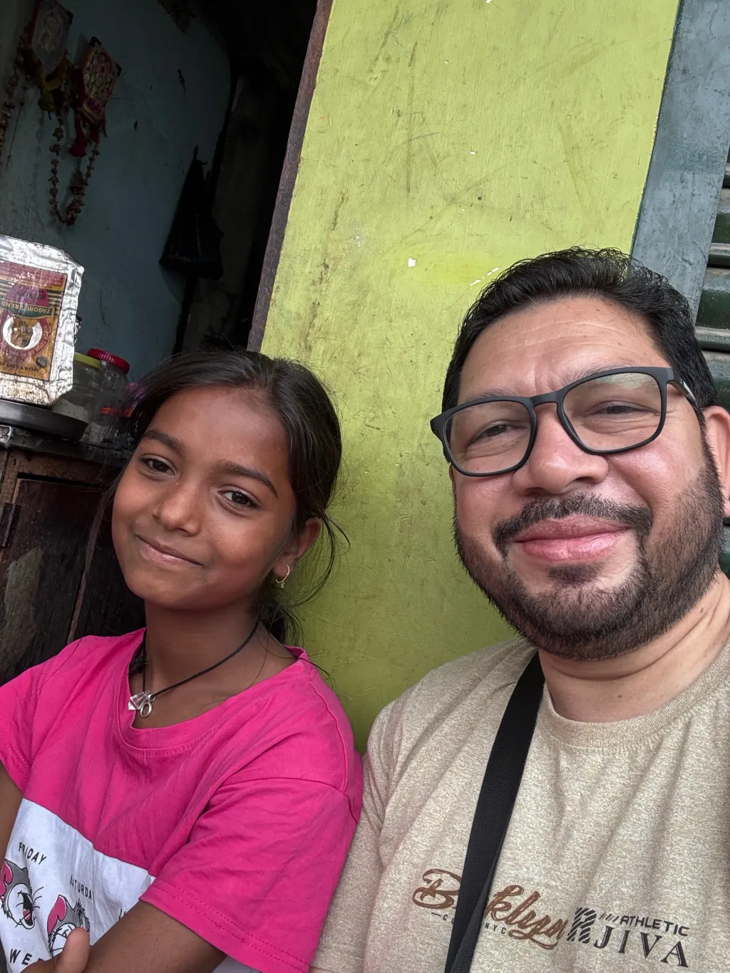  മുജീബ് റഹ്​മാൻ കിനാലൂർ റീമയ്ക്കൊപ്പം.