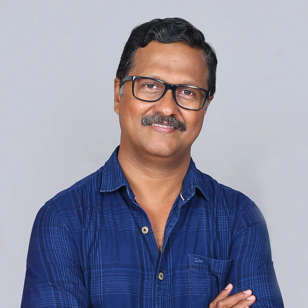‘പൂവ്’ എന്ന സിനിമയുടെ സംവിധായകനും ഛായാഗ്രാഹകനുമായ അനീഷ് ബാബു അബ്ബാസ്.