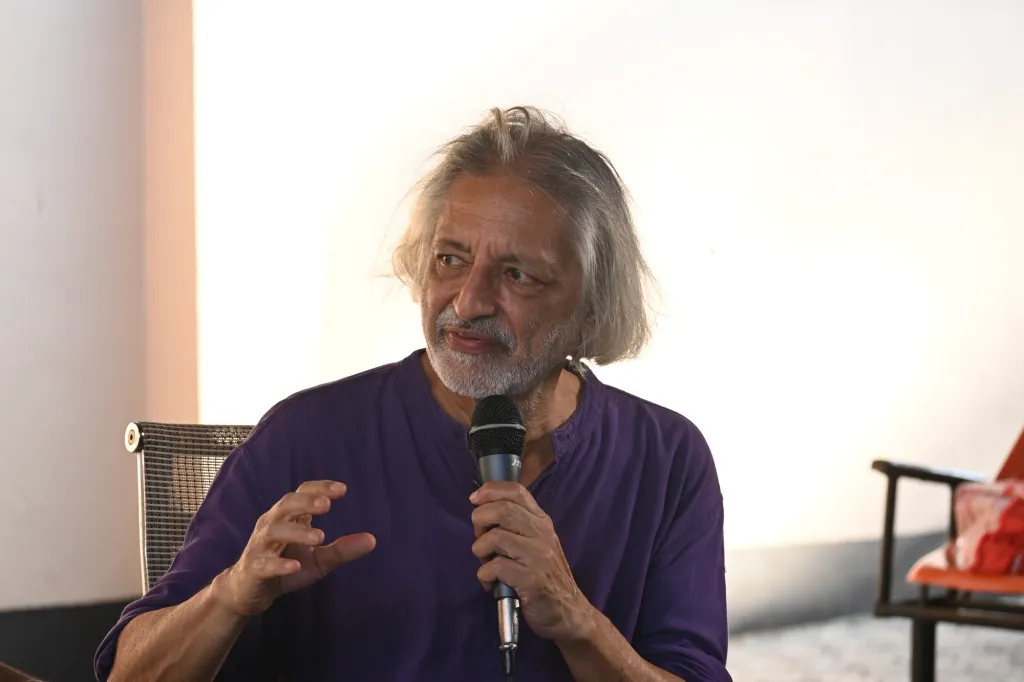 ഓരോ കാഴ്ചയിലും പുതിയ പുതിയ അർത്ഥങ്ങളിലേക്ക് പ്രമേയത്തെയും ദൃശ്യങ്ങളെയും ശബ്ദപ്രപഞ്ചത്തെയും സംക്രമിപ്പിക്കുന്ന ഒരു ഡോക്യുമെന്ററിസ്റ്റ്. അതാണ് ആനന്ദ് പട്വർദ്ധൻ. (ഫോട്ടോ: മുഹമ്മദ് അസ്ലം)