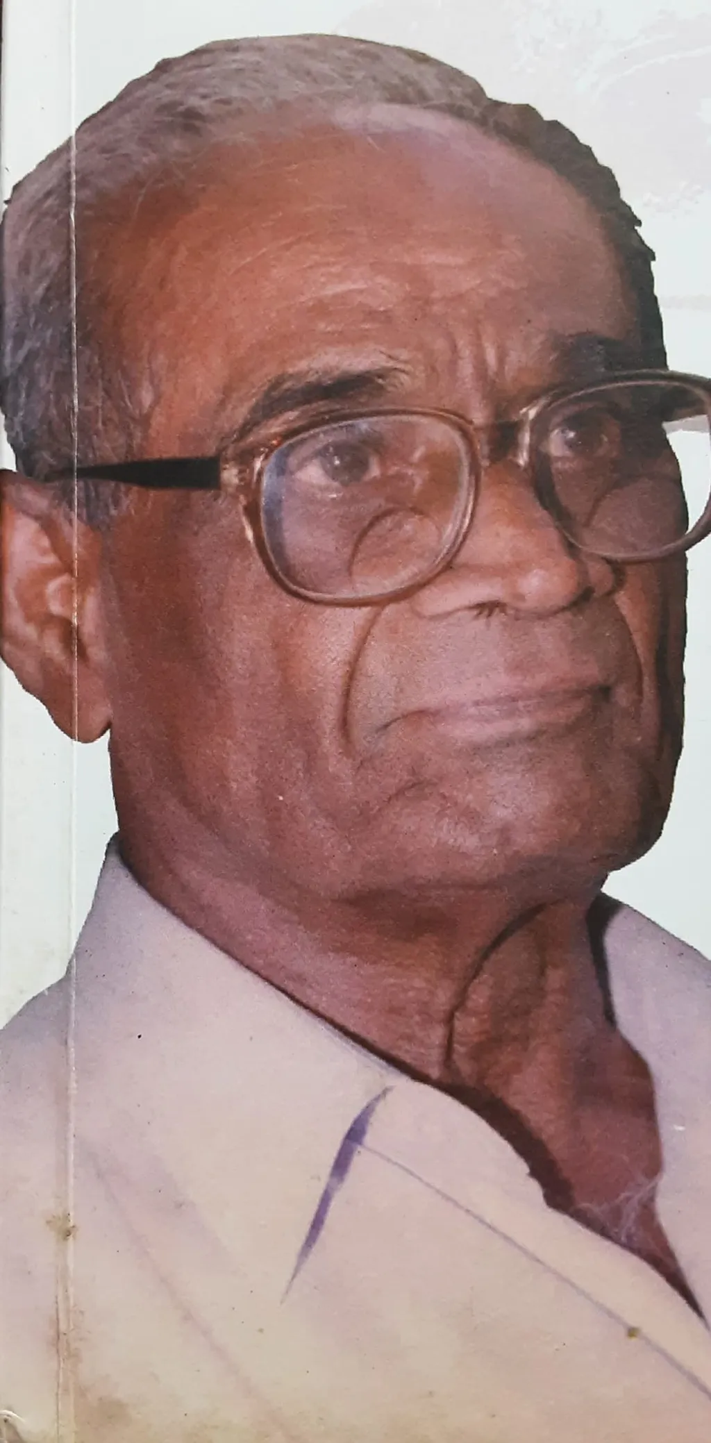 നിയമസഭാ സാമാജികൻ, പാർലമെൻ്റേറിയൻ എന്നീ നിലകളിലും കെ.വി. സുരേന്ദ്രനാഥ് വേറിട്ട വഴികളിലൂടെ സഞ്ചരിച്ചു. ഇത്രയേറെ ഗഹനമായി കാര്യങ്ങളെക്കുറിച്ച് പഠിച്ച് സഭയിലെത്തുന്ന മറ്റൊരു എം എൽ എ അപൂർവ്വമാണ്. 