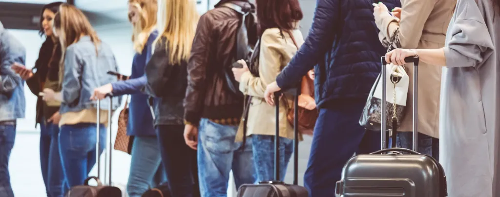 സാമ്പത്തിക പ്രതിസന്ധി, വംശീയവും ഭാഷാപരവുമായ പ്രതിസന്ധികൾ എന്നിവയെല്ലാം യൂറോപ്യൻ രാജ്യങ്ങളിൽ പോകുന്ന വിദ്യാർഥികളെ ബുദ്ധിമുട്ടിക്കുന്നുണ്ടെന്ന് അവർ തന്നെ തുറന്നുപറയുന്നുണ്ട്.