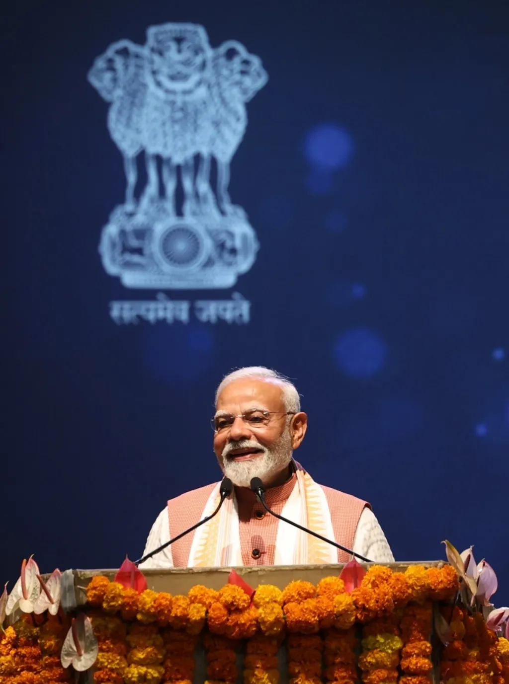 ഹിന്ദുത്വവാദിയായ പ്രധാനമന്ത്രി നരേന്ദ്ര മോദി, കാശ്മീരിലെ ഭീകരവാദത്തിന് ഉത്തരവാദി നെഹ്റുവാണെന്ന് വരുത്തിതീർക്കാനുമുള്ള അത്യന്തം അപലനീയമായ നീക്കമാണ് നടത്തിയത്. 