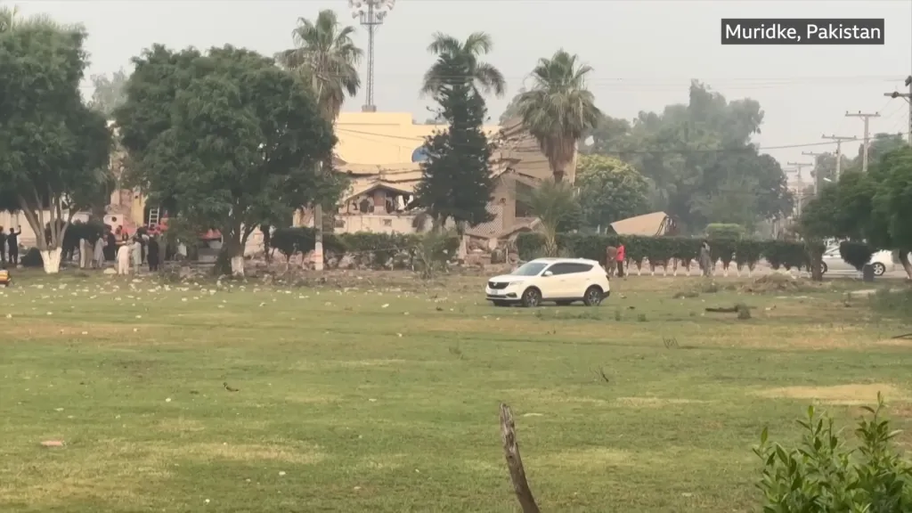 പാക്കിസ്ഥാനിലെ ഒമ്പതിടങ്ങളിലെ ഭീകരവാദി കേന്ദ്രങ്ങൾക്കുനേരെ അതീവ സൂക്ഷ്മതയോടു കൂടിയായിരുന്നു മിസൈൽ ആക്രമണം നടത്തിയത്. ലശ്ക്വറെ ത്വയ്യിബ, ജയ്‌ശെ മുഹമ്മദ് എന്നീ ഭീകര സംഘടനകളുടെ കേന്ദ്രങ്ങളായിരുന്നു ഇവ. 