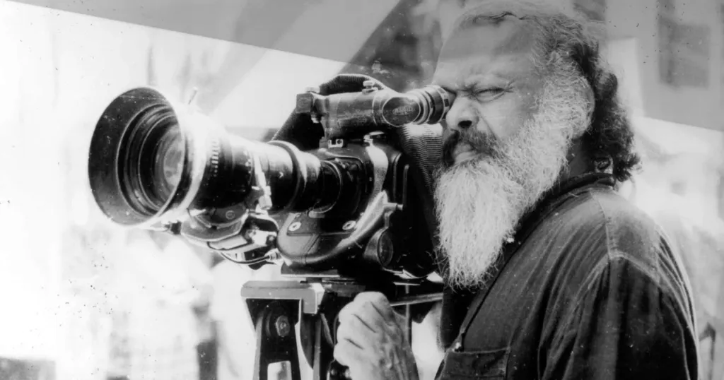 കേരള സിനിമയെ ലോകനിലവാരത്തിലുയർത്തിയ ജി. അരവിന്ദന്റെ മികച്ച ചിത്രങ്ങളുടെ ഛായാഗ്രാഹകനായാണ് 1970- കളുടെ രണ്ടാം പകുതിയിൽ ഷാജി. എൻ. കരുൺ കലാരംഗത്തു വരുന്നത്.