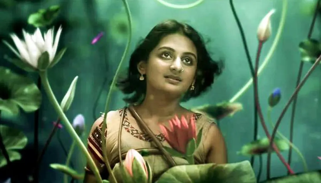 മലയാള സിനിമയിൽ അംബേദ്കറുടേയും ആശാന്റെയും ടാഗോറിന്റെയും പാഠങ്ങളെ ആധാരമാക്കി ദലിത് കലാകാരനായ ജി. അജയന്റെ ബോധി സമാന്തരമായി വിനിമയം ചെയ്ത വർത്തമാന പ്രബുദ്ധതയുടെ സാംസ്കാരിക പ്രയോഗമായി ഷാജി കരുണിന്റെ ഓള് മാറുകയാണ്.
