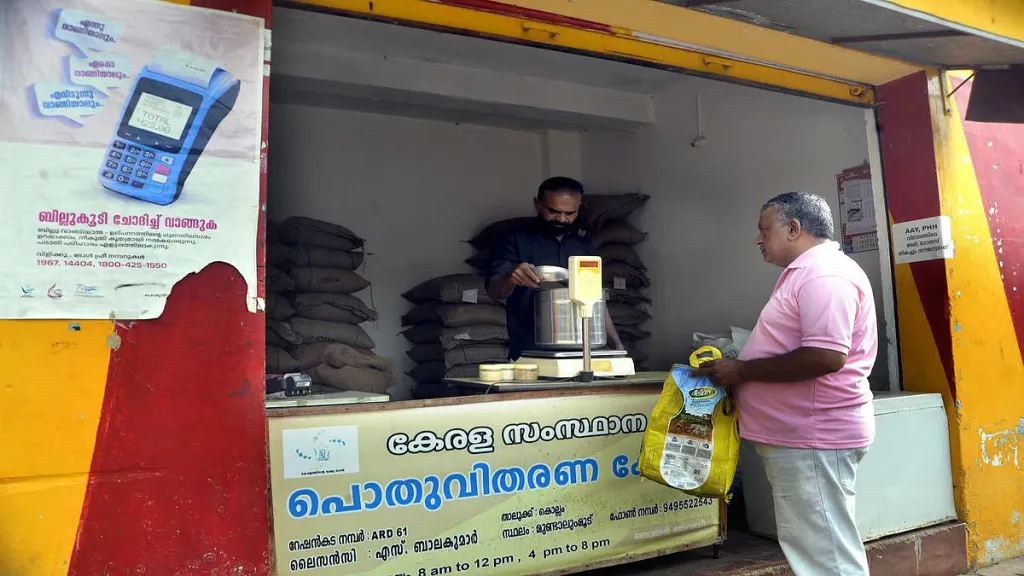 കേന്ദ്രത്തിൽ നിന്ന് ഭക്ഷ്യവസ്തുക്കൾ എളുപ്പത്തിൽ ലഭിക്കുന്നതിനാൽ റേഷൻകടകൾ വഴി ഭക്ഷ്യവസ്തുക്കൾ സൗജന്യമായി വിതരണം ചെയ്യുന്നത് സംസ്ഥാന സർക്കാരുകൾക്ക് പ്രയാസമുള്ള കാര്യമേയല്ലെന്ന് സുപ്രീം കോടതി.