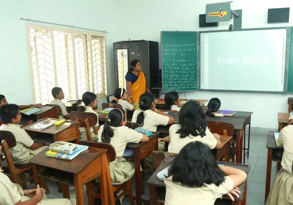 സ്‌കൂളുകളെല്ലാം മെച്ചപ്പെട്ട സൗകര്യങ്ങളിലേക്ക് എത്തപ്പെട്ടിട്ടുണ്ട്. ഒരു പതിറ്റാണ്ടുമുമ്പ് നമുക്ക് സ്വപ്നം കാണാൻ കഴിയുമായിരുന്ന അവസ്ഥയുടെ എത്രയോ അപ്പുറത്തേക്ക് വിദ്യാഭ്യാസ മേഖല വളർന്നിട്ടുണ്ട്. 