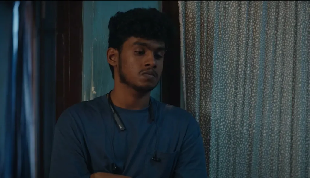 ആവേശം എന്ന മലയാള സിനിമയിൽ ബിബി എന്ന കഥാപാത്രത്തിലൂടെ ജനപ്രിയനായി മാറിയ മിഥുനാണ് നിതുഷനായെത്തുന്നത്. ഗംഭീരപ്രകടനമാണ് ആ കഥാപാത്രത്തിലൂടെ അയാൾ കാഴ്ചവെക്കുന്നതും.