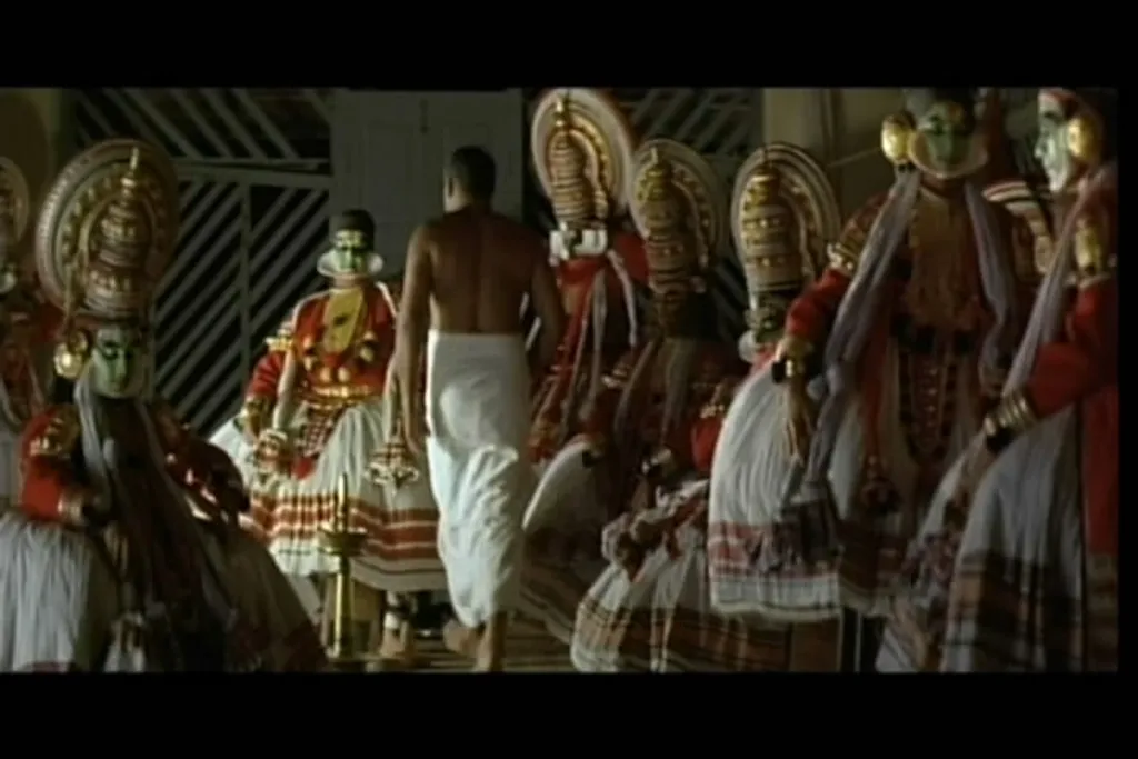 മകനെ കാണാൻ അപ്പനെ അനുവദിക്കാത്ത വംശീയമായ വർണവെറി, അതാണു കേരളത്തിൽ മധ്യകാലത്തോടെ ദണ്ഡനീതിയാൽ കഥകളിച്ചിട്ടയിൽ ചവിട്ടിത്തിരുമ്മി വരിയുടച്ചെടുത്ത വെള്ളംകടക്കാത്ത വരേണ്യത.