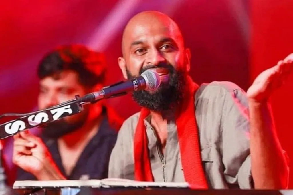 ഗായകൻ അലോഷി ക്ഷേത്രപരിപാടിയിൽ വിപ്ലവഗാനം ആലപിച്ചതിനെ തുടർന്ന് വിവാദങ്ങൾ ഉയർന്നുവന്നിരുന്നു