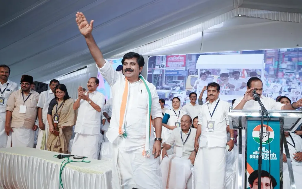 പിതാവിന്റെ മൂന്നു പതിറ്റാണ്ടുനീണ്ട കുത്തകക്കാലത്തിനുശേഷം, തന്റെ കൈയിൽനിന്ന് ചോർന്നുപോയ മണ്ഡലം തിരിച്ചുപിടിക്കുക എന്ന വ്യക്തിപരമായ വെല്ലുവിളി ആര്യാടൻ ഷൗക്കത്തിനു മുന്നിലുമുണ്ട്. 