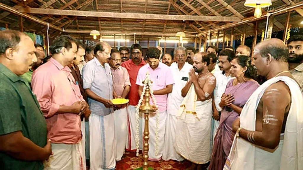  ചേർത്തലയിൽ കണ്ടമംഗലത്ത് ക്ഷേത്രത്തിൽ ബ്രാഹ്മണ പുരോഹിതന്മാരെ വരുത്തി വിപുലമായ യാഗങ്ങൾ ചെയ്തത് ഈയടുത്താണ്. 