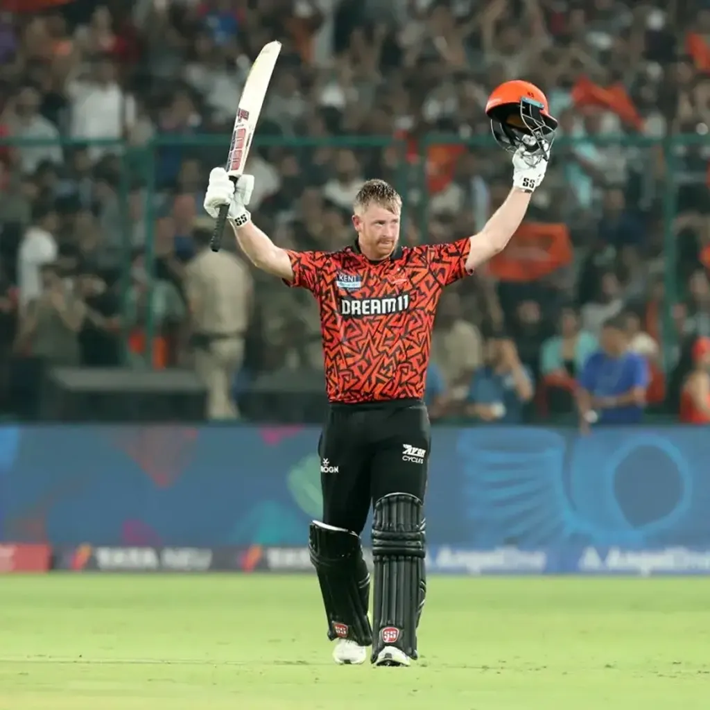 ഈയിടെ 33-ാം വയസ്സിൽ വിരമിച്ച സൗത്ത് ആഫ്രിക്കൻ വിക്കറ്റ് കീപ്പർ ബാറ്ററായ ഹെൻറിക് ക്ലാസനെ സൺറൈസേർസ് ഹൈദരാബാദ് വാങ്ങിയത് 23 കോടിക്കാണ്. ഇദ്ദേഹവും സമകാലിക ഫ്രാഞ്ചൈസി ക്രിക്കറ്റിന്റെ കണ്ണിലുണ്ണിയാണ്.