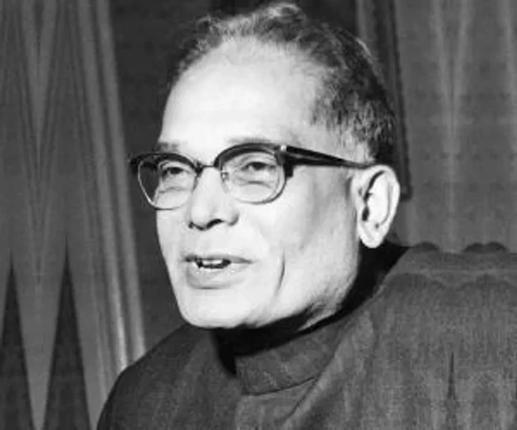 1948- ൽ ഗാന്ധി വധത്തിനുശേഷം ആർ എസ് എസിനെതിരെ ശക്തമായ നിലപാടെടുത്തിരുന്ന ജയ്പ്രകാശ് നാരായൻ പിന്നീട് അവരുമായി പൊരുത്തപ്പെടുകയും ഇന്ദിരാഗാന്ധിയ്ക്കെതിരായ പോരാട്ടത്തിൽ ജനസംഘിനെയും ആർ എസ് എസിനെയും ആശ്രയിക്കുകയുമായിരുന്നു.