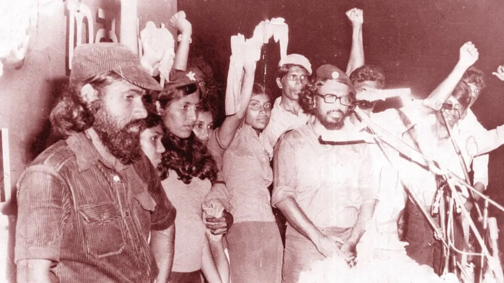 1971- ലും 1989- ലും ഗവൺമെൻ്റിനെതിരെ അക്രമാസക്തമായ അട്ടിമറികൾക്ക് നേതൃത്വം നൽകിയ JVP-യും, വിജെവീരയും പിൽക്കാലത്ത് പാർലമെൻ്ററി ജനാധിപത്യ പാതയിലേക്കുവന്നു.