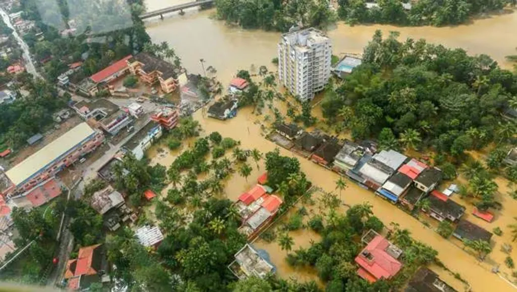 2018–ലെ പ്രളയകാലത്ത് കേരളത്തിന് വിദേശ ഫണ്ട് സ്വീകരിക്കാൻ അനുമതി നിഷേധിച്ച കേന്ദ്ര സർക്കാർ ഇപ്പോൾ മഹാരാഷ്ട്രയ്ക്ക് വിദേശ ഫണ്ട് സ്വീകരിക്കാൻ അനുമതി നൽകിയിരിക്കുകയാണ്.