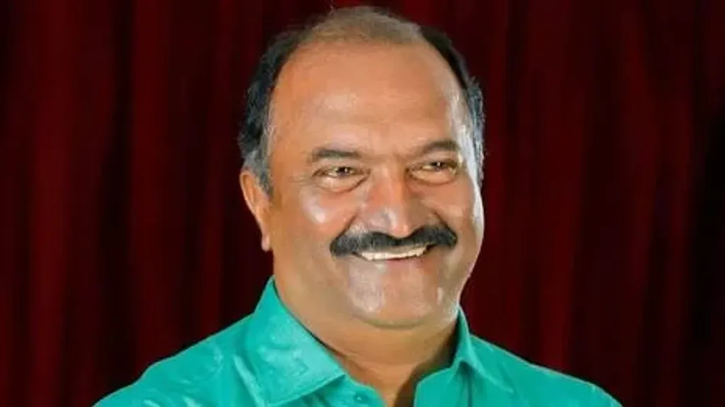 പട്ടികജാതി- പട്ടികവർഗ വിദ്യാർത്ഥികൾക്ക് കൊടുക്കാനുള്ള സ്‌കോളർഷിപ്പിനെക്കുറിച്ച് കഴിഞ്ഞ ദിവസം നിയമസഭയിൽ ധനകാര്യമന്ത്രി കെ.എൻ. ബാലഗോപാൽ പറഞ്ഞത്, മാർച്ചു മാസമായപ്പോൾ പത്തിരുന്നുറു കോടി രൂപ കൊടുക്കാൻ ബാക്കിയുണ്ട് എന്നാണ്. 