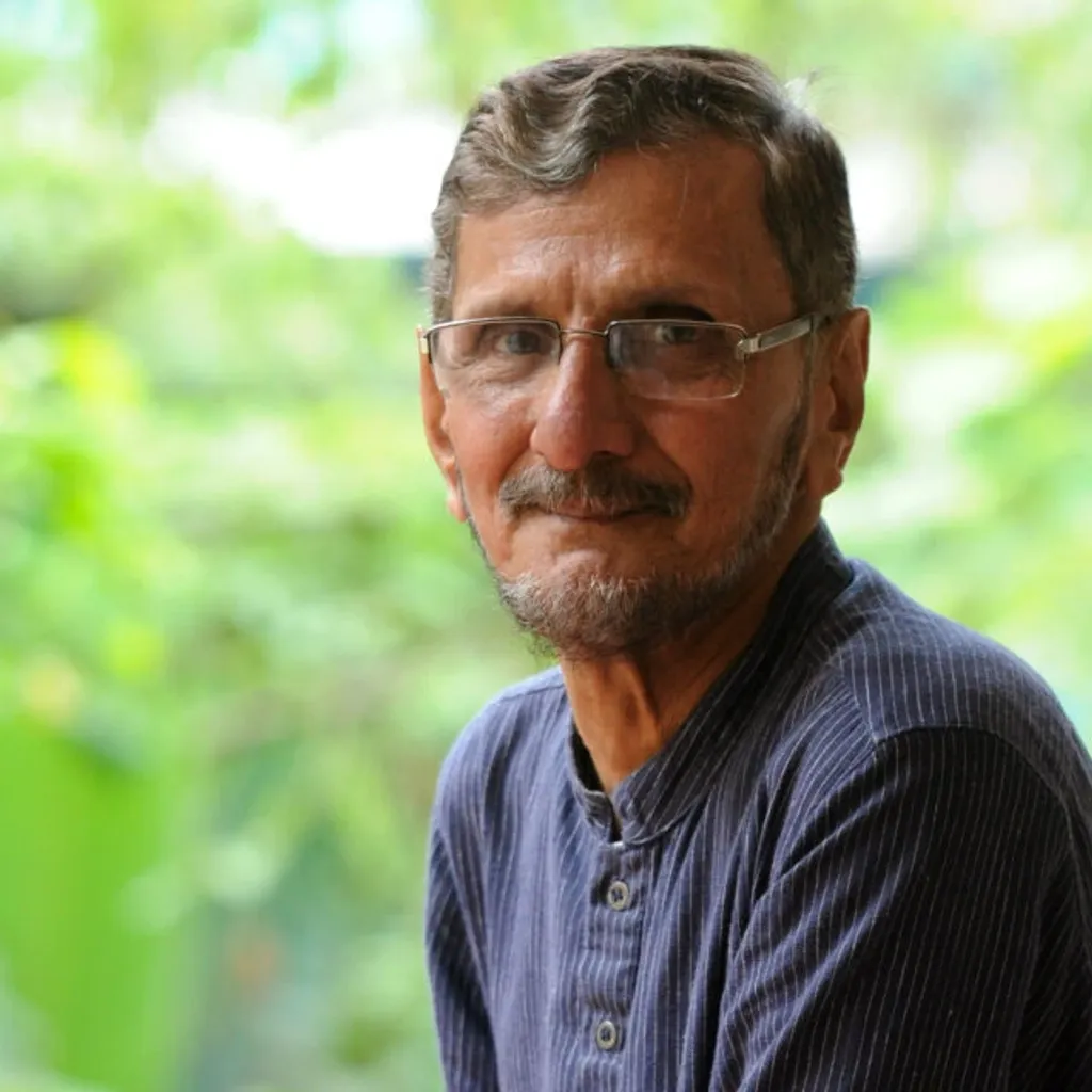 വിദേശ എഴുത്തുകാരെ മലയാളികൾ പരിചയപ്പെട്ടത് ഇംഗ്ലീഷിലൂടെയാണ്. ‘മാർകേസ് ഏറ്റവും പ്രശസ്തനായ മലയാളം എഴുത്തുകാരനാണ്’ എന്ന് എൻ.എസ്. മാധവൻ പറയുമ്പോൾ ഈ തരത്തിലുള്ള ഒരു ഭാവുകത്വമാണ് മാധവന്റെ മനസ്സിലുണ്ടായിരുന്നത് എന്നതിൽ എനിക്ക് ഒട്ടും സംശയമില്ല.